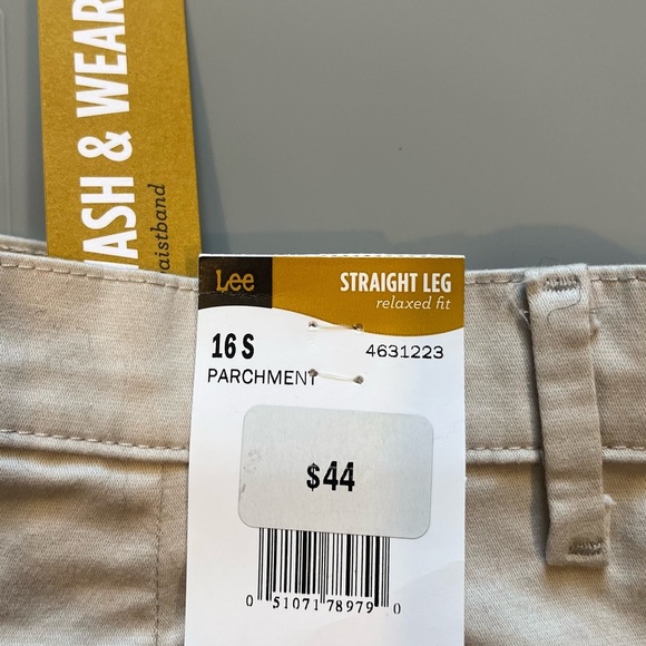 Nwt Lee size 16 short khaki type pants - Picture 3 of 3